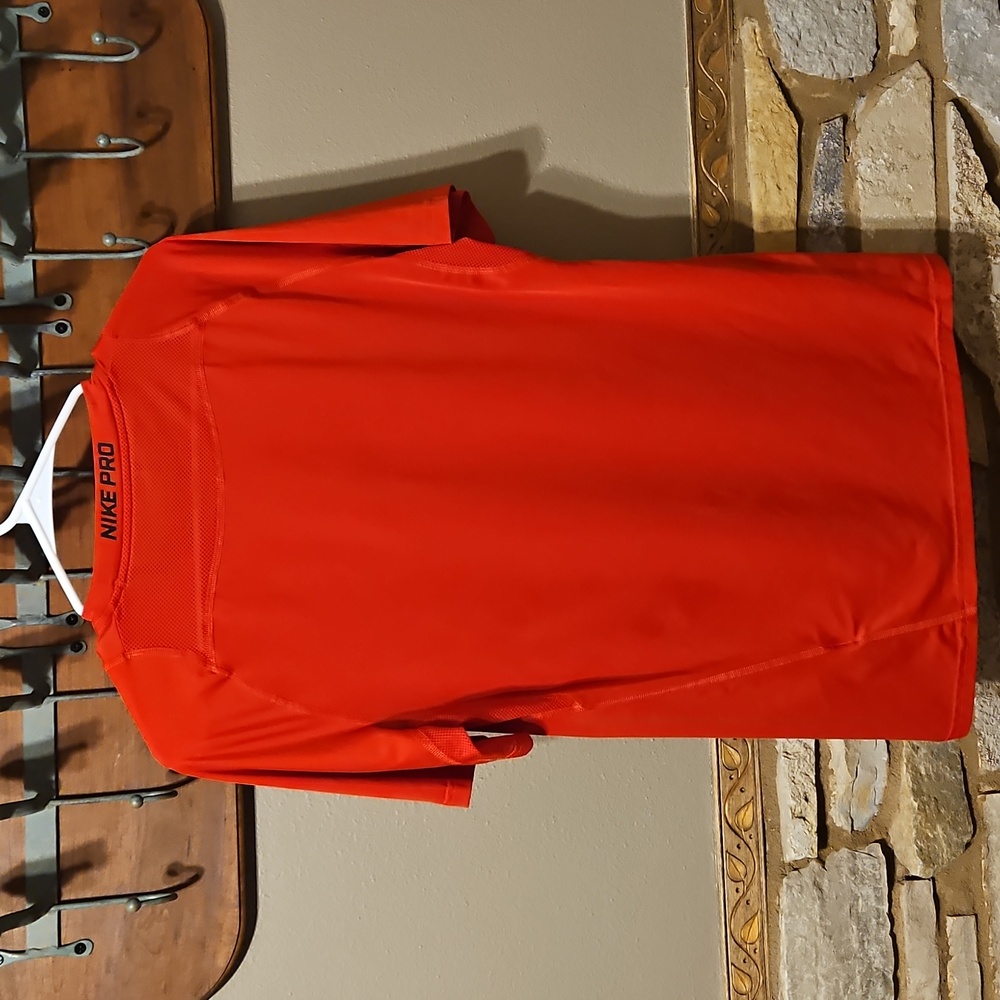 Nike Pro Men's Red Shirt Size Medium - Picture 5 of 6